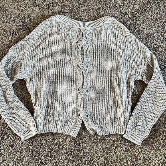 Crop top sweater with open back - Picture 2 of 3